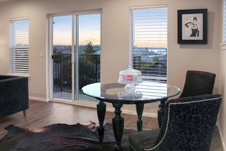 Building Photo - 624 E 32nd St