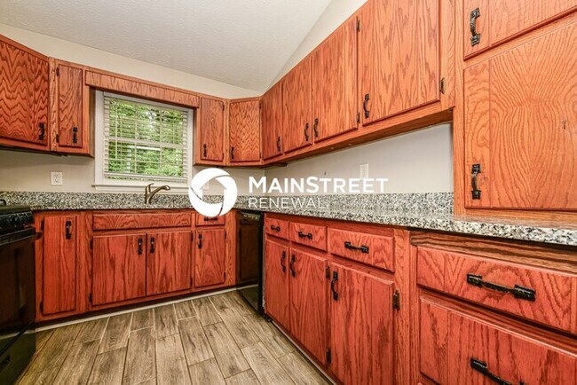 Building Photo - 3 Bedroom Pet-Friendly Home in Ellenwood, GA with Main Street Renewal