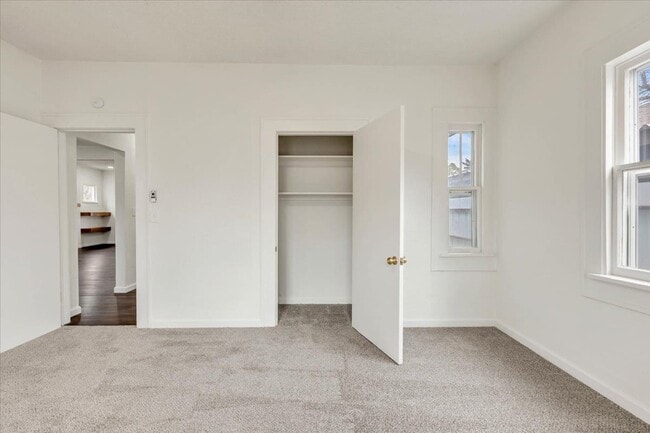 Building Photo - 1704 NW 32nd St