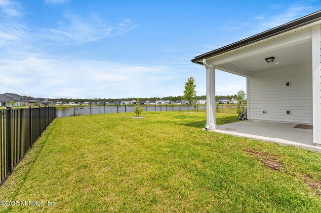 Building Photo - 535 Silver Landing Dr