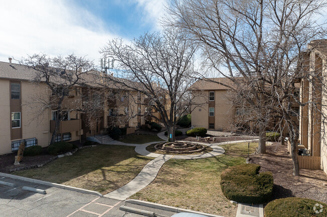 Building Photo - Hillcrest Park