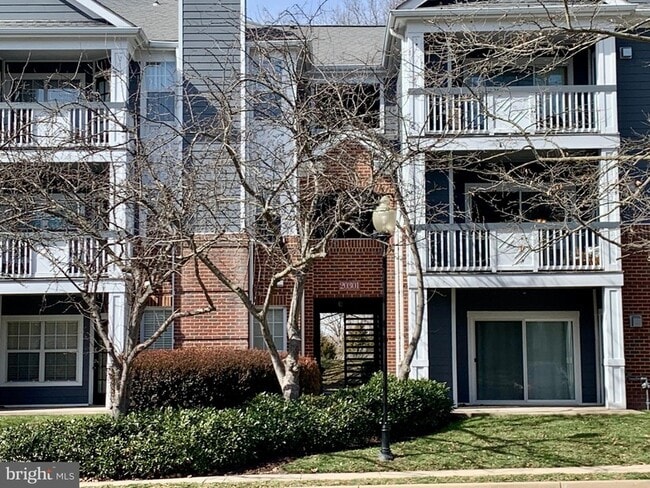 Building Photo - 20301 Beechwood Terrace