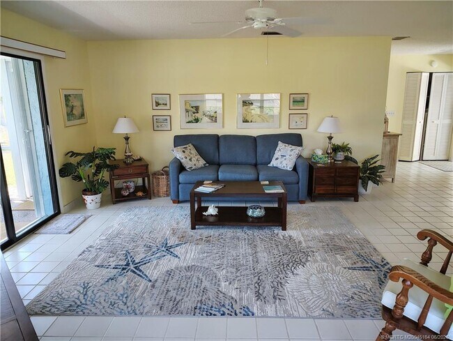 Building Photo - 5211 SE Sea Island Way