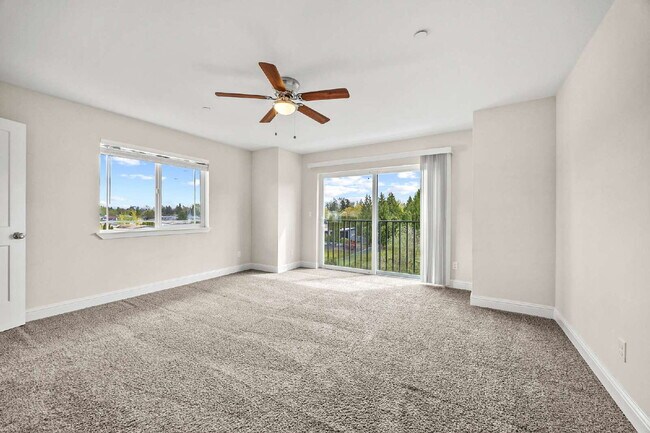 Building Photo - 4 bedrooms, 2.5 bathrooms with attached garage. This large unit is 3 floors!  Rent of $3295.00 in...