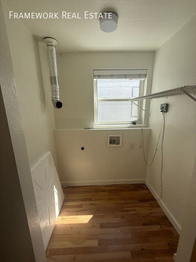 Building Photo - 2120 Irving St