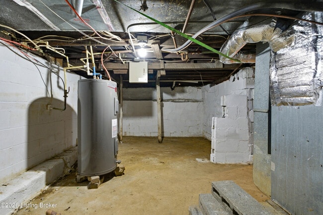 Building Photo - 924 Burton Ave