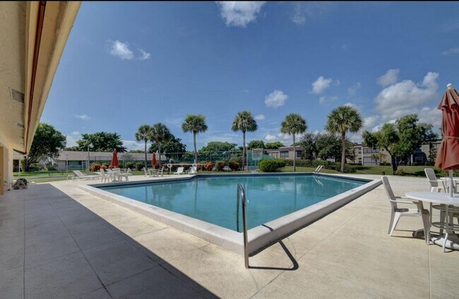 Building Photo - 2800 Fiore Way