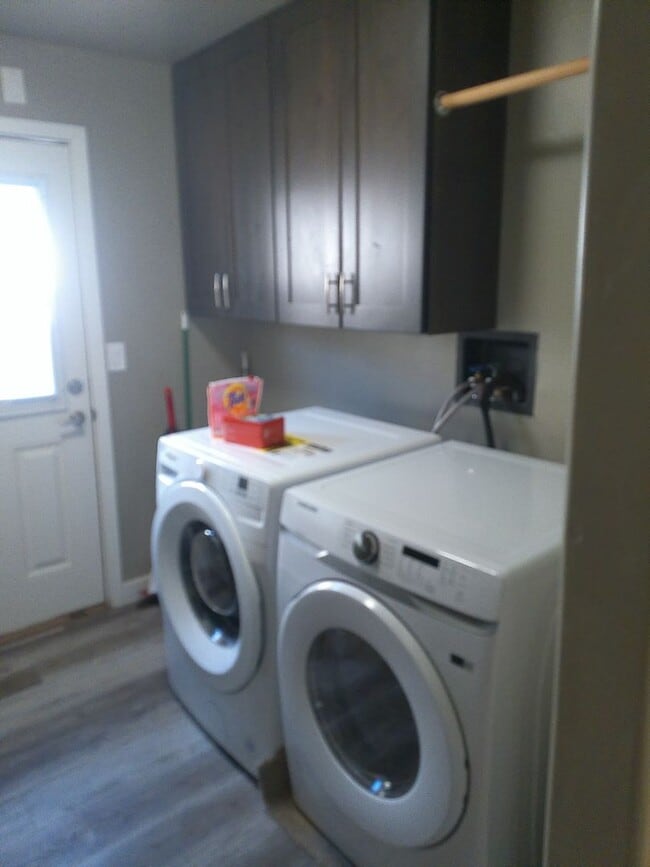 Building Photo - Spacious 4 bedroom 2 bath Double wide Available short term or long term