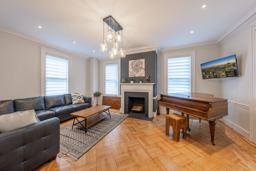 Building Photo - 139 W 4th Ave