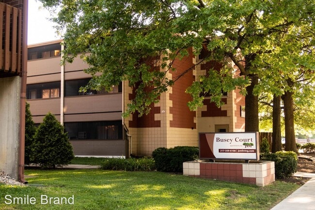 Building Photo - 303 S Busey Ave