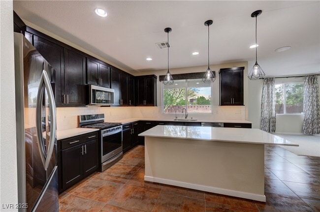 Building Photo - 7017 Pearl Hilltop Ct