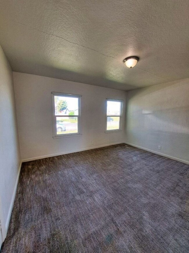 Building Photo - 436-442 N Effie St