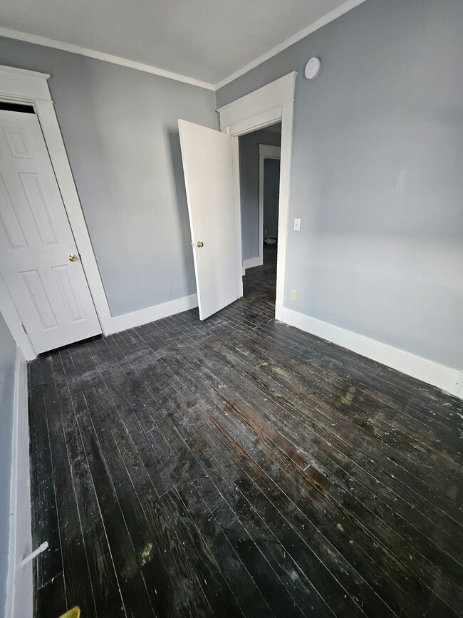 Building Photo - 457 W 17th St