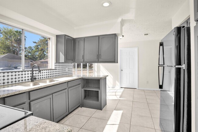 Building Photo - 2126 Millhouse Rd