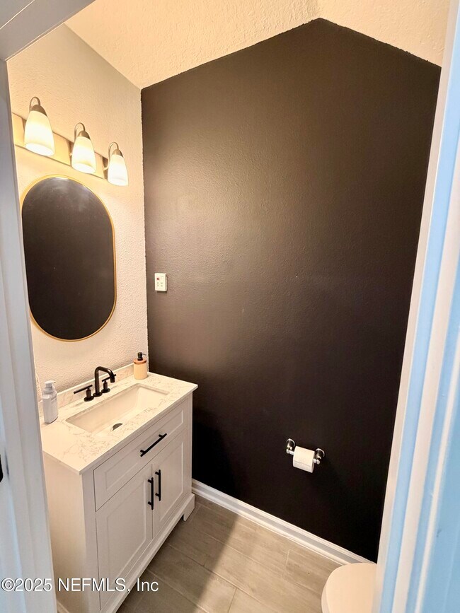 Building Photo - 293 Pine Bluff Dr