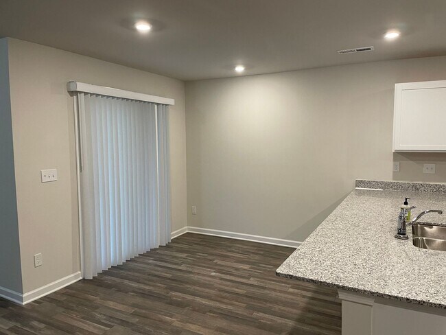 Building Photo - 4BR Ranch in Salisbury
