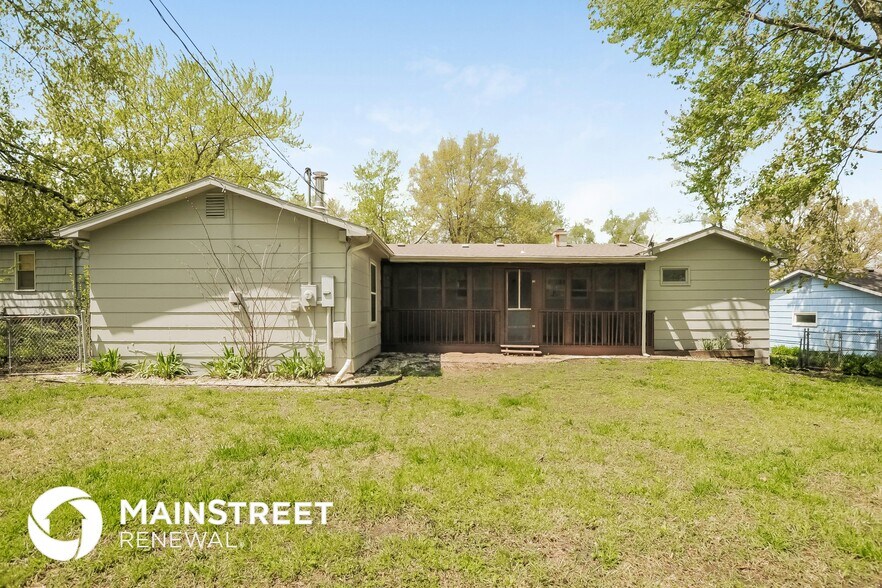 Building Photo - 13107 Sycamore Ave