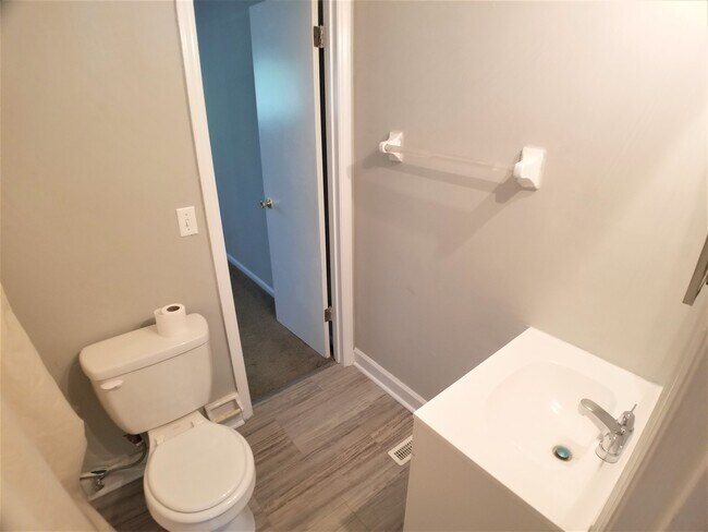 Building Photo - 815 Raleigh St