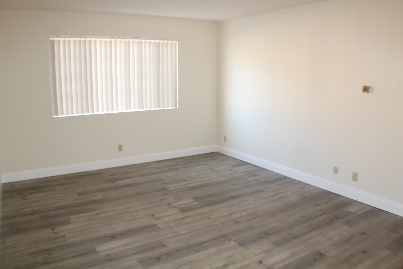 Building Photo - 14103 Cerise Ave