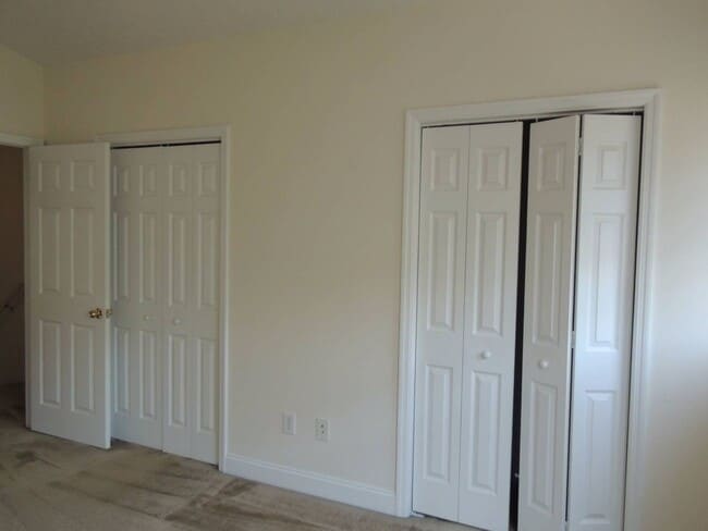 Building Photo - Beautiful Townhome in Tucker Creek