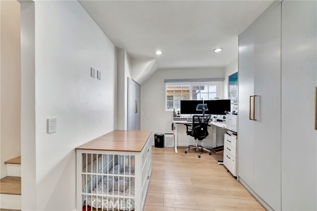 Building Photo - 14727 Magnolia Blvd