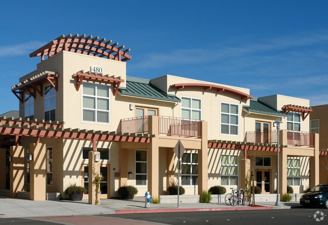 Building Photo - The Arbors