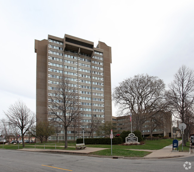 Primary Photo - Holland Highrise Apartments