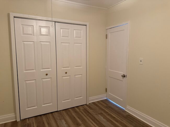 Building Photo - 220 Morton Rd