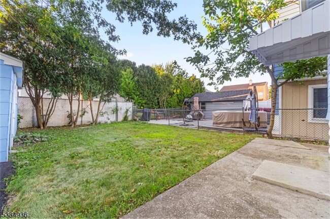 Building Photo - 29 Ligham St
