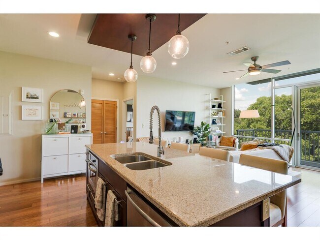 Building Photo - 1600 Barton Springs Rd