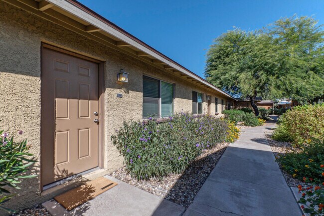 Building Photo - 3402 N 32nd St