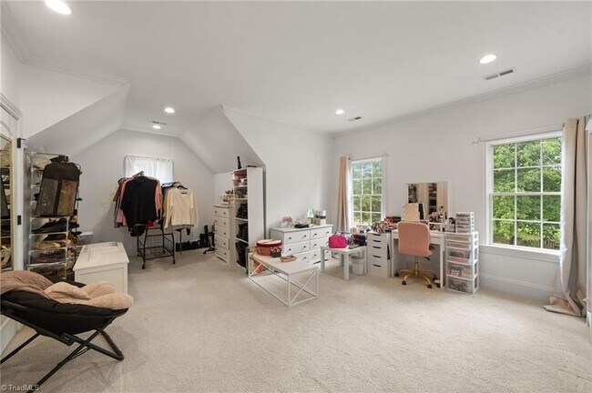 Building Photo - 7517 Henson Forest Dr