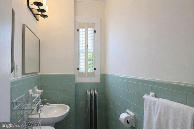 Building Photo - 131 Livingston Ave