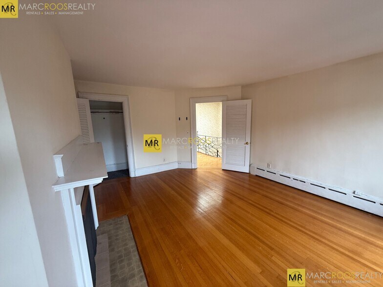 Building Photo - 1805 Beacon St