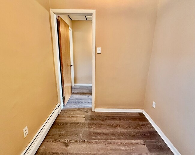 Building Photo - Recently UPDATED 3 BD/1 BA HOUSE in great East Passyunk/LOMO location w/ new Engineered Wood Floo...