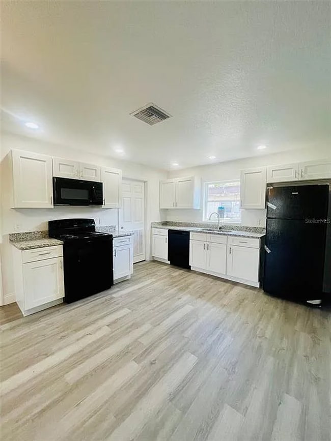 Building Photo - Ready for immediate occupancy!