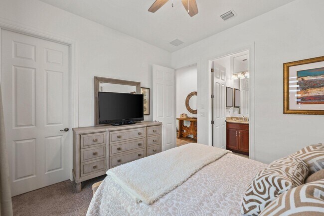 Building Photo - 9368 Cantal Cir E