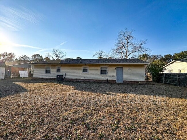 Building Photo - 2229 Delta Dr
