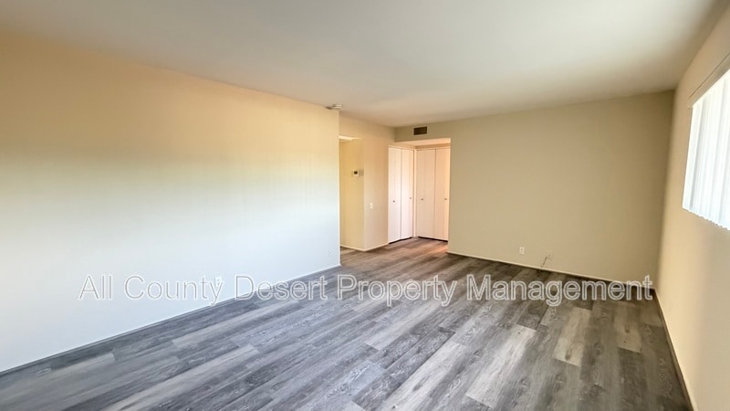 Building Photo - 550 El Cielo Rd