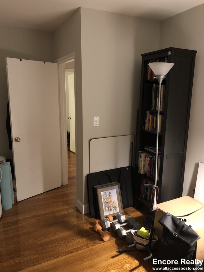 Building Photo - 65 Chiswick Rd