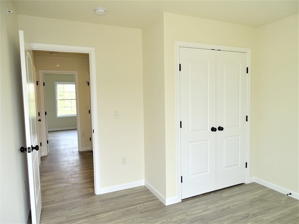 Building Photo - 349 Cedar Holw