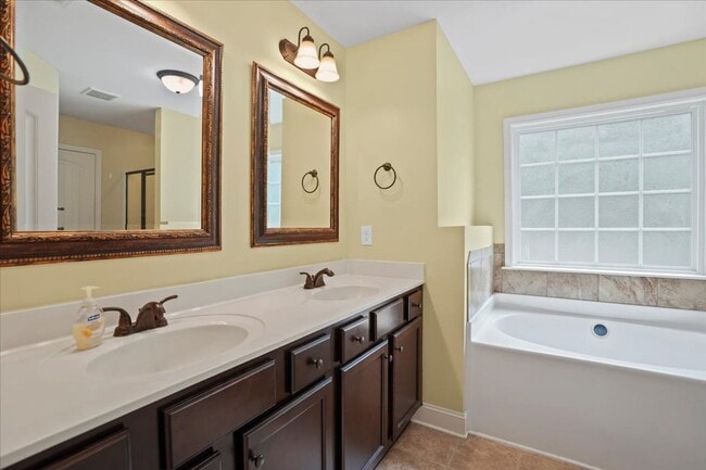 Building Photo - 4 Bedroom, 2.5 Bathroom home in Grovetown with fenced yard and 2-car garage