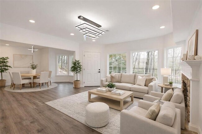 Building Photo - 1430 Hillcrest Heights