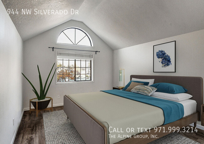 Building Photo - 944 NW Silverado Dr