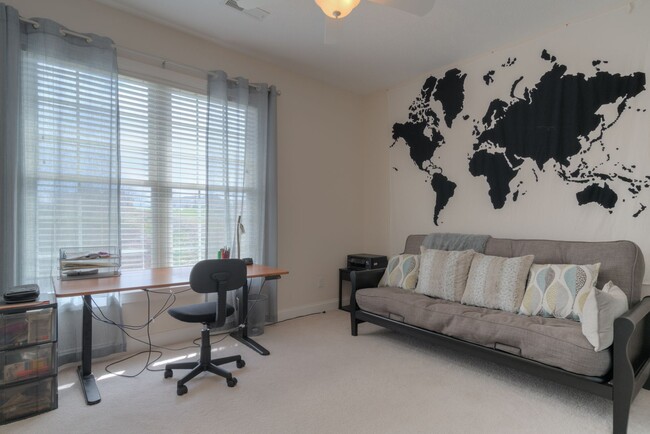 Building Photo - 250 Sheliah Ct