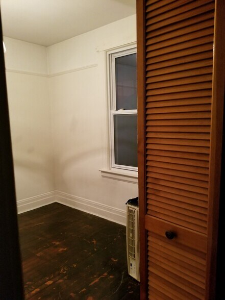 Building Photo - 9345 Charest St