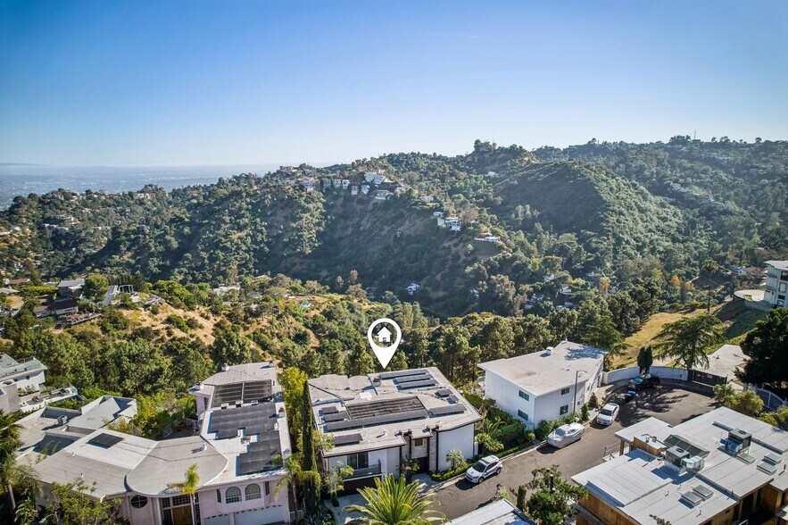 Building Photo - 2411 Mount Olympus Dr