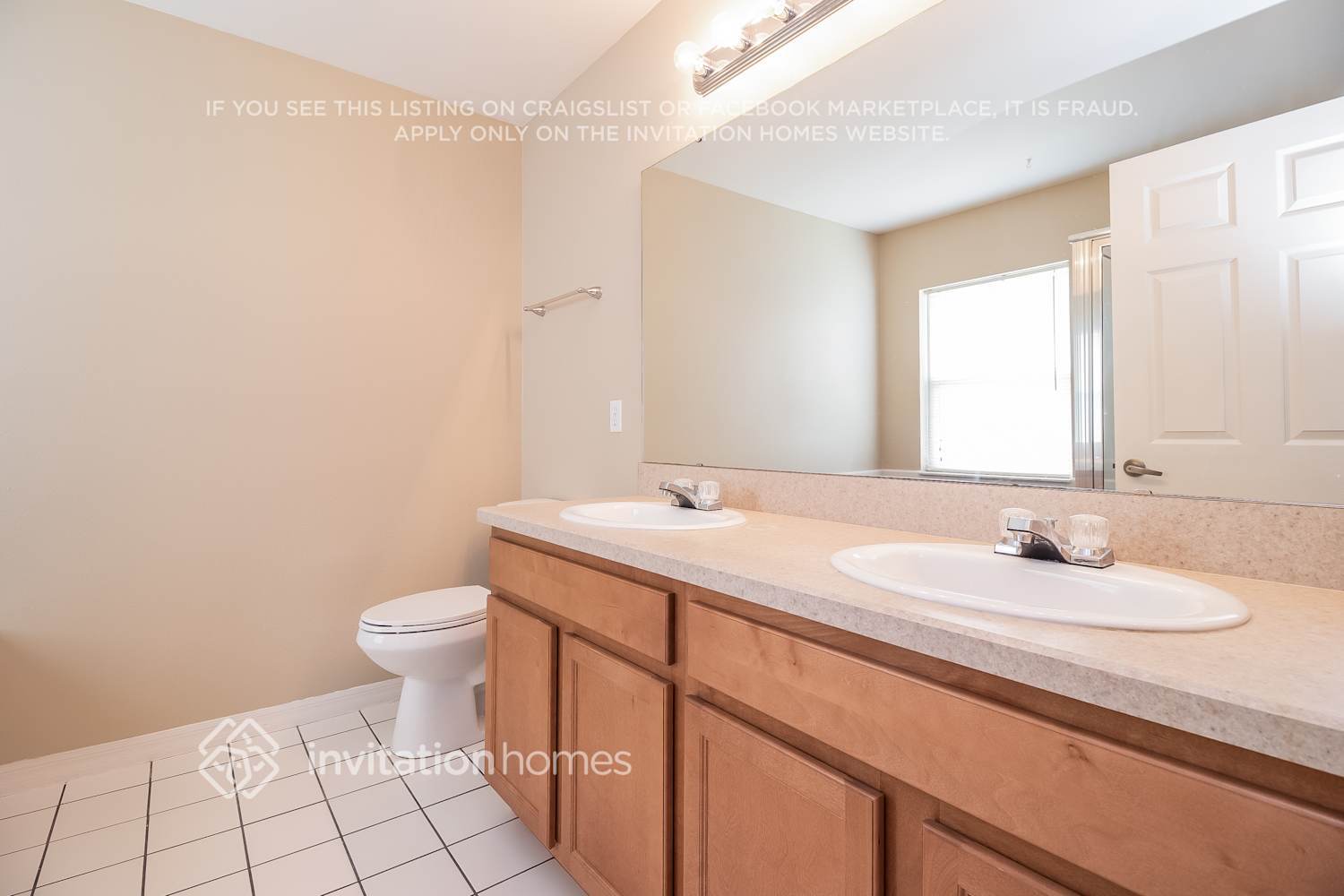 Building Photo - 403 Woodbury Pines Cir