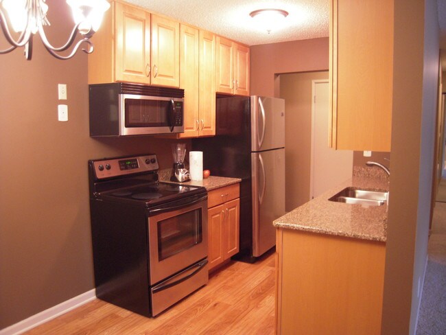 Kitchen - 4351 Parklawn Ave