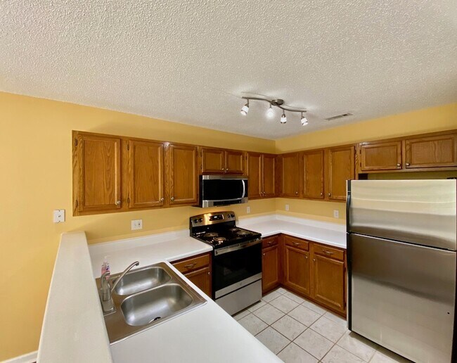 Building Photo - 2126 Alpine Rd